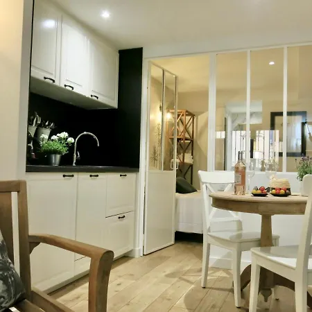 Les Petits Volets Αντίμπ