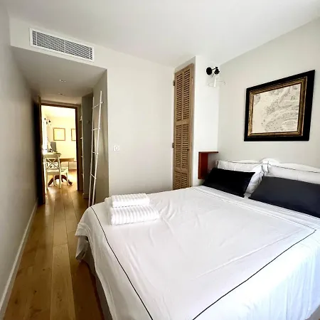 Les Petits Volets Apartmán