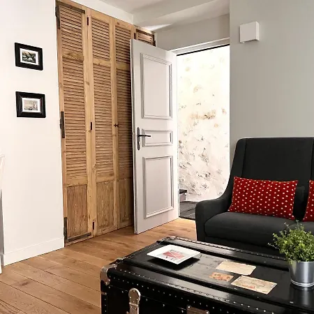 Les Petits Volets 3 Au Choix Apartment Antibes