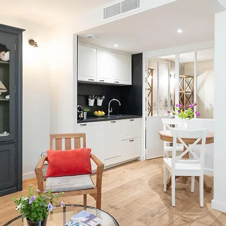 Les Petits Volets A 100m De La Apartment *