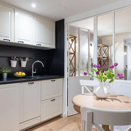 Les Petits Volets A 100m De La Apartment