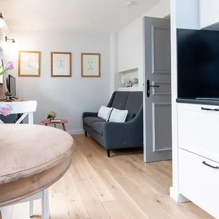 Les Petits Volets A 100m De La Apartment Antibes