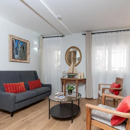 Les Petits Volets A 100m De La Apartment Antibes
