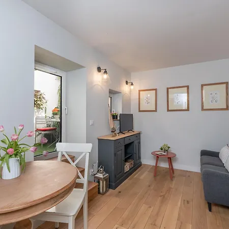 Les Petits Volets A 100m De La Apartment *