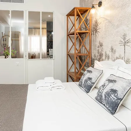 Les Petits Volets A 100m De La Apartment *