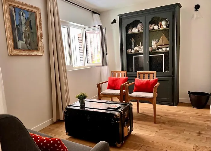 Les Petits Volets Apartament