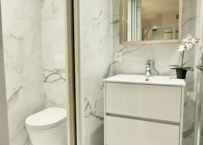 Les Petits Volets Apartament